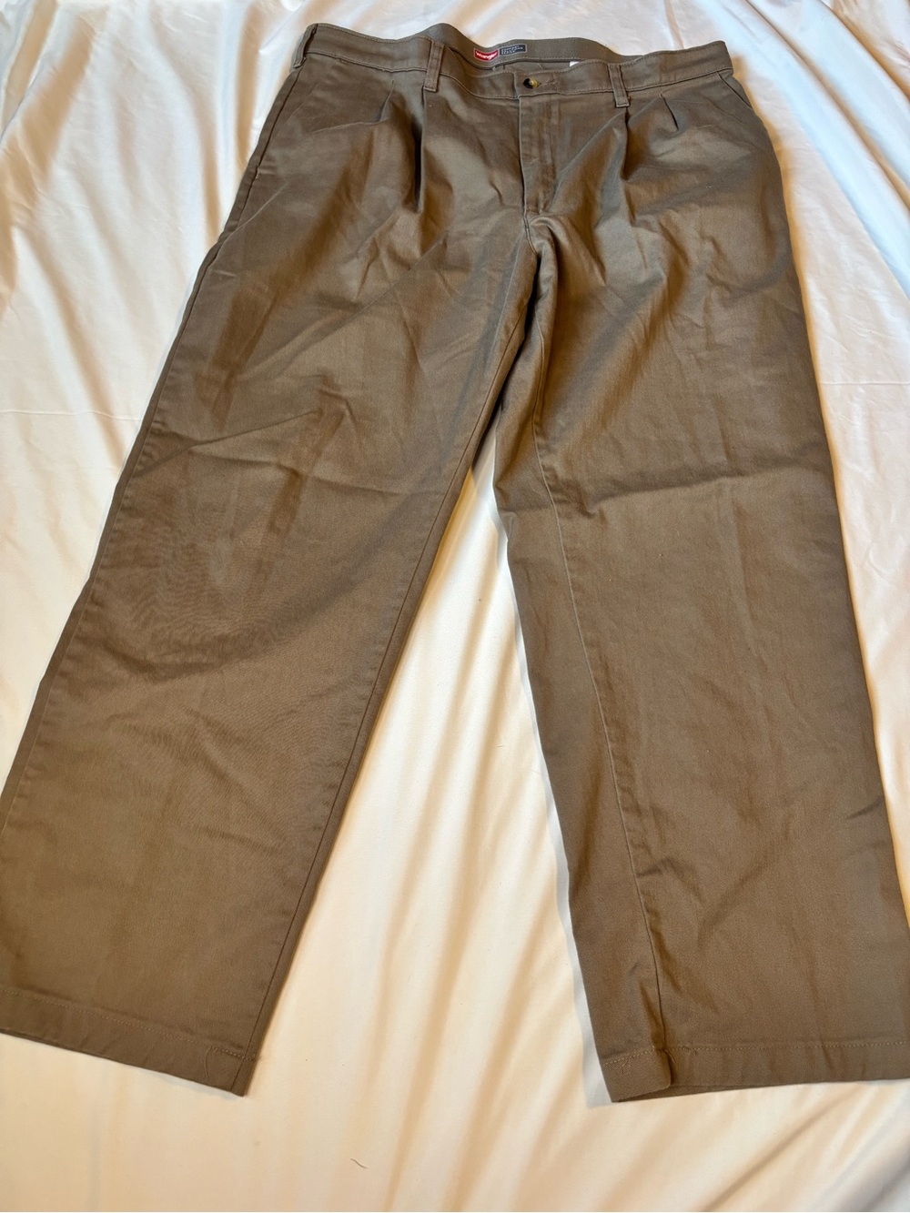 Wrangler Comfort Solutions Men’s 38x30 Brown Pleated Relaxed Fit Pants